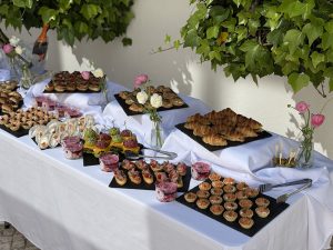 Mini gourmet portions for at home furshet in oeiras