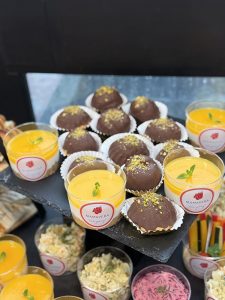 Tray of savory and sweet items with delivery in lisbon